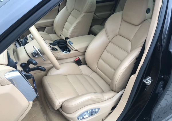 Porsche Cayenne cena 111111 przebieg: 152000, rok produkcji 2011 z Katowice małe 742